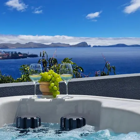 Azure Serenity By Lovelystay 빌라