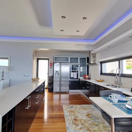 Azure Serenity By Lovelystay * Santa Cruz (Madeira)