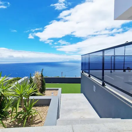 Azure Serenity By Lovelystay Villa *