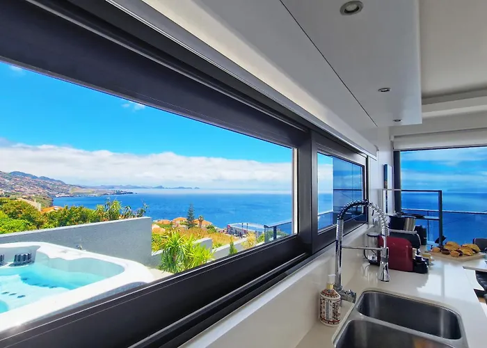Azure Serenity By Lovelystay Villa *