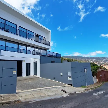 Azure Serenity By Lovelystay Βίλα