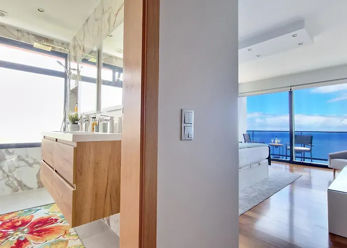 Azure Serenity By Lovelystay Willa