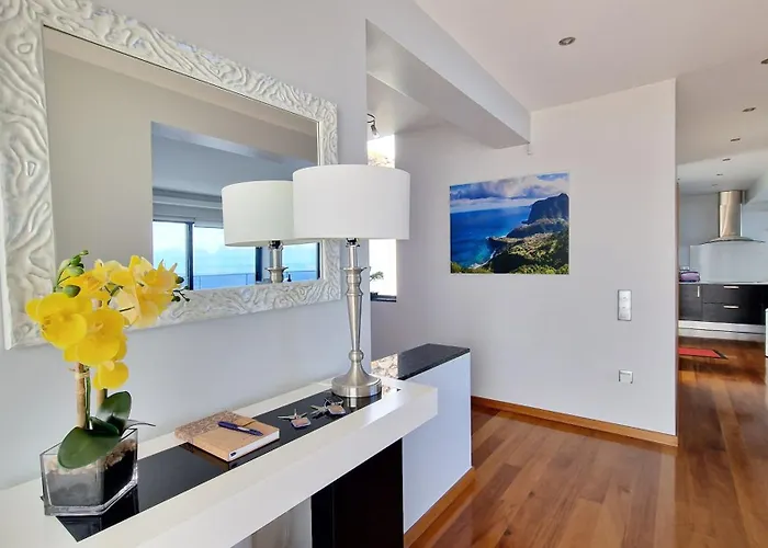 Willa Azure Serenity By Lovelystay *