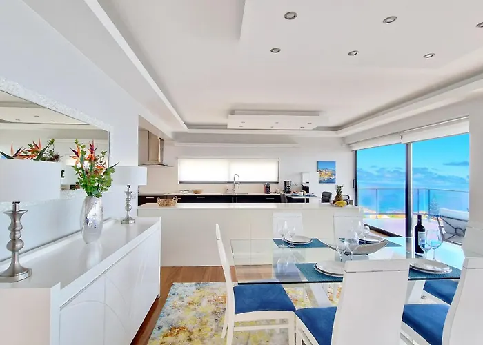 Azure Serenity By Lovelystay Willa