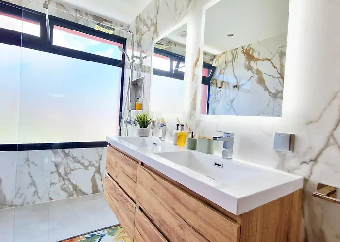 Azure Serenity By Lovelystay Willa